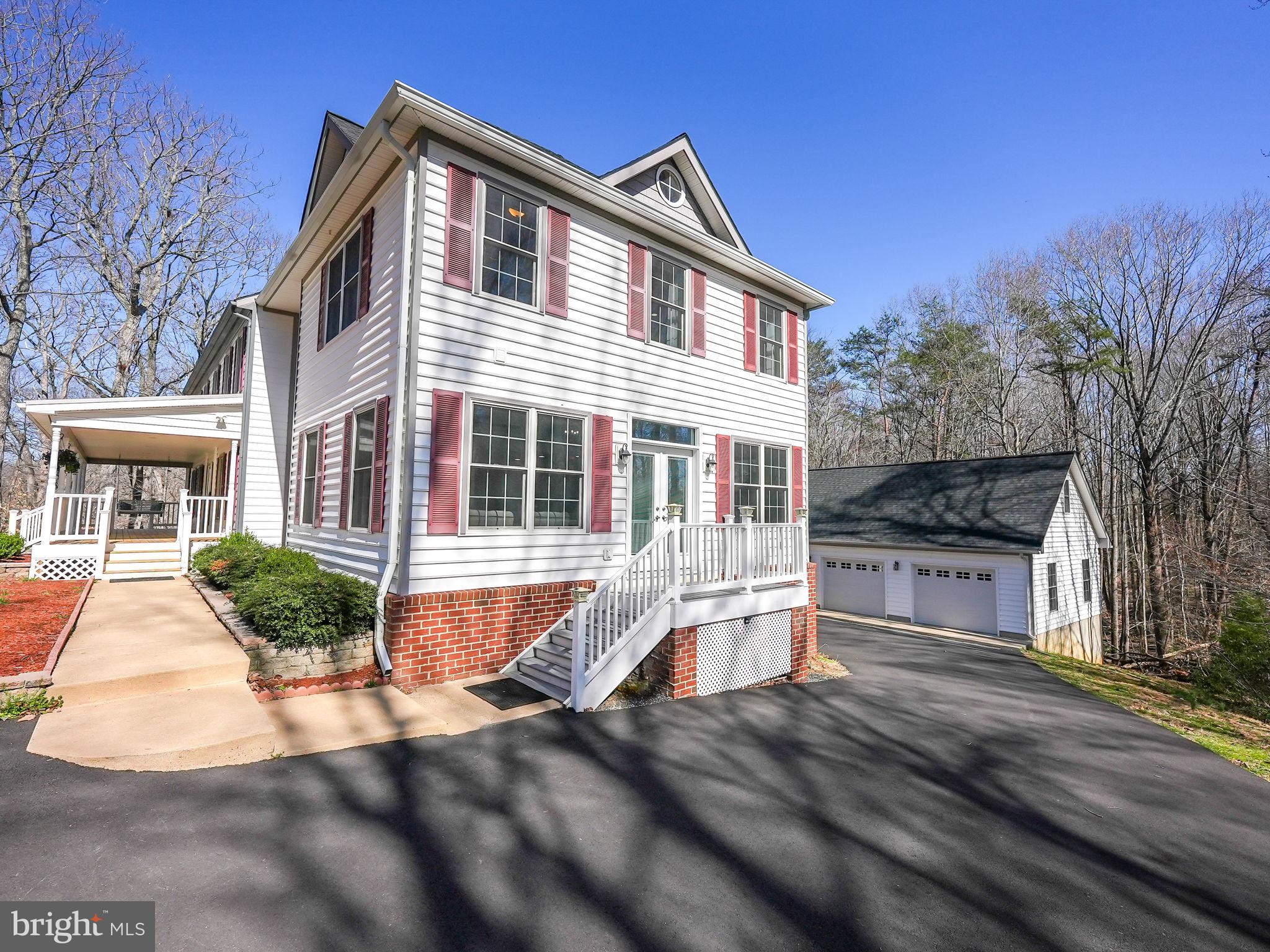 HUNTERS WOODS - Residential