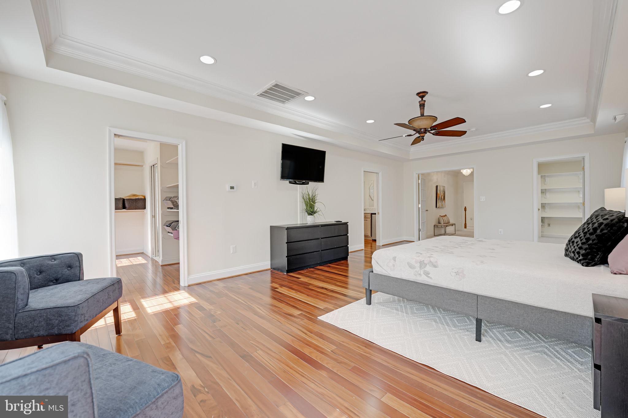 HUNTERS WOODS - Residential