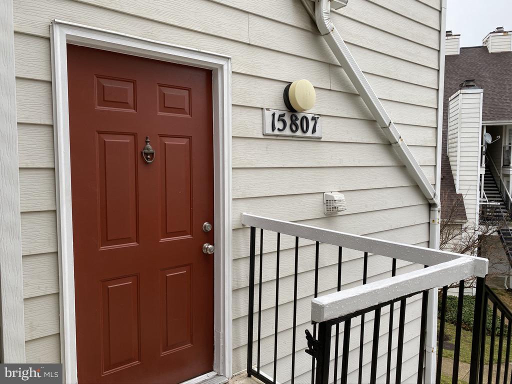 Newly renovated 2 bedrooms, 2 full bathroom condo with spacious bedrooms available for immediate rental. All new kitchen appliances, washer dryer, and hot water heater. Conveniently located minutes for Bowie Town Center, Movie theater, restaurants and commuter bus lot. Please use PG Rental Application uploaded in Docs. there's a $35 application fee per adult over 18.1) Applicant must go to our web site: trademarkrealtymd.com 2) On our main page, applicant clicks on Property Management3) Applicant scrolls down to Step 2: Pay a Rental Fee Online4) Applicant clicks on BUY NOW. This takes them to Pay Pal, and they choose how many credit reports they are paying for.