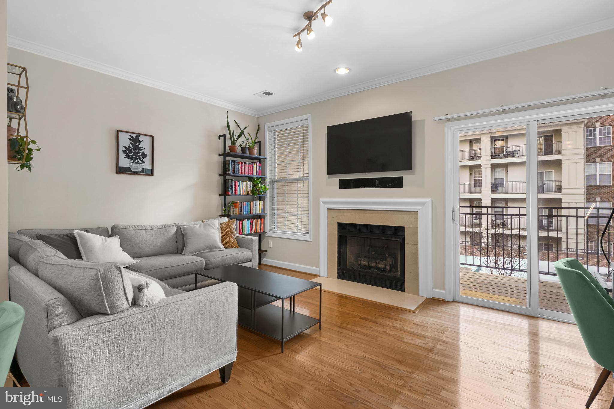 1321 N ADAMS COURT 204