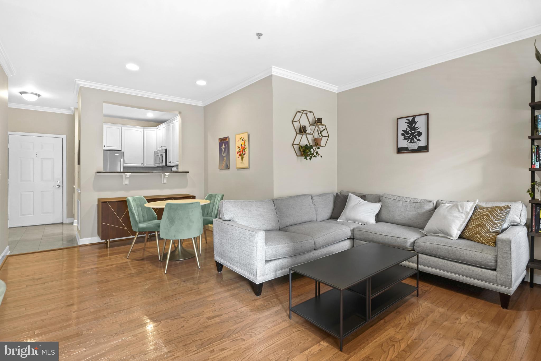 1321 N ADAMS COURT 204