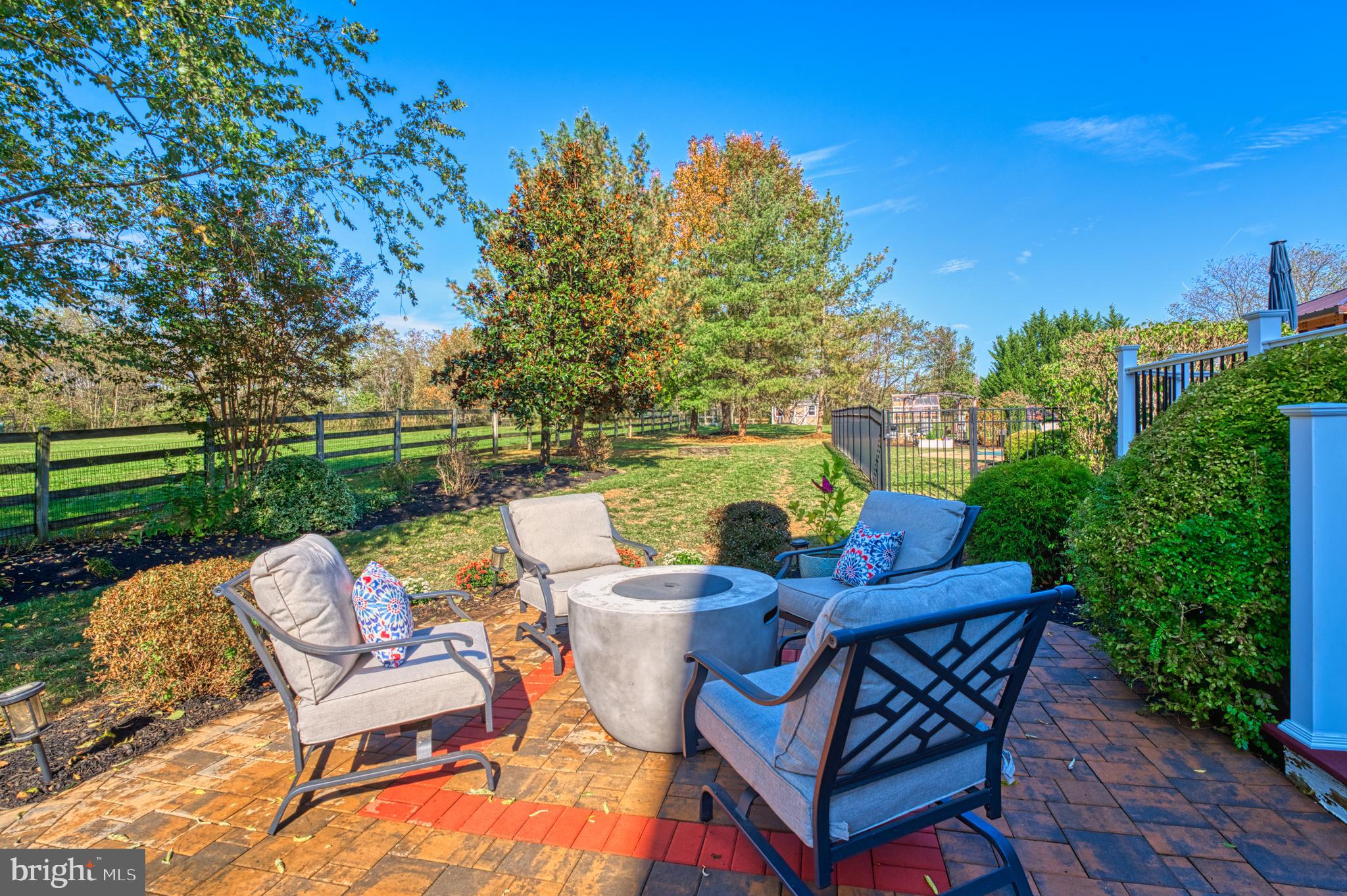 RASPBERRY FALLS - Residential