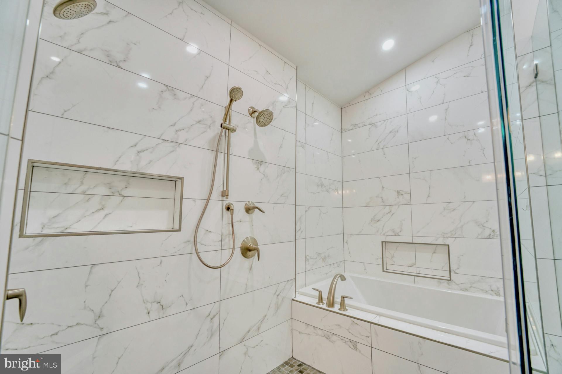 RASPBERRY FALLS - Residential