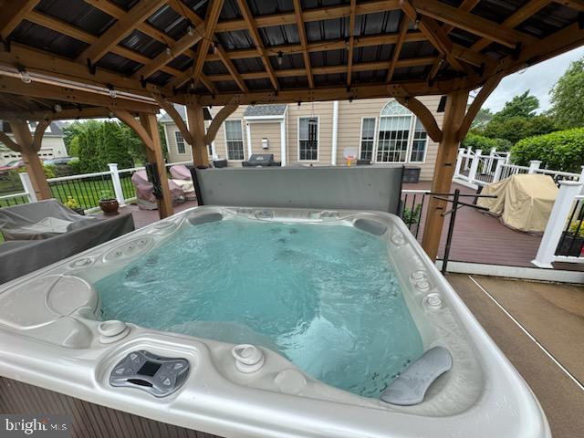 RASPBERRY FALLS - Residential