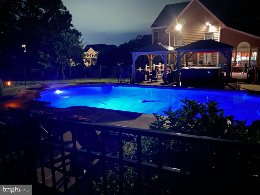 RASPBERRY FALLS - Residential