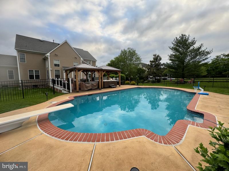 RASPBERRY FALLS - Residential