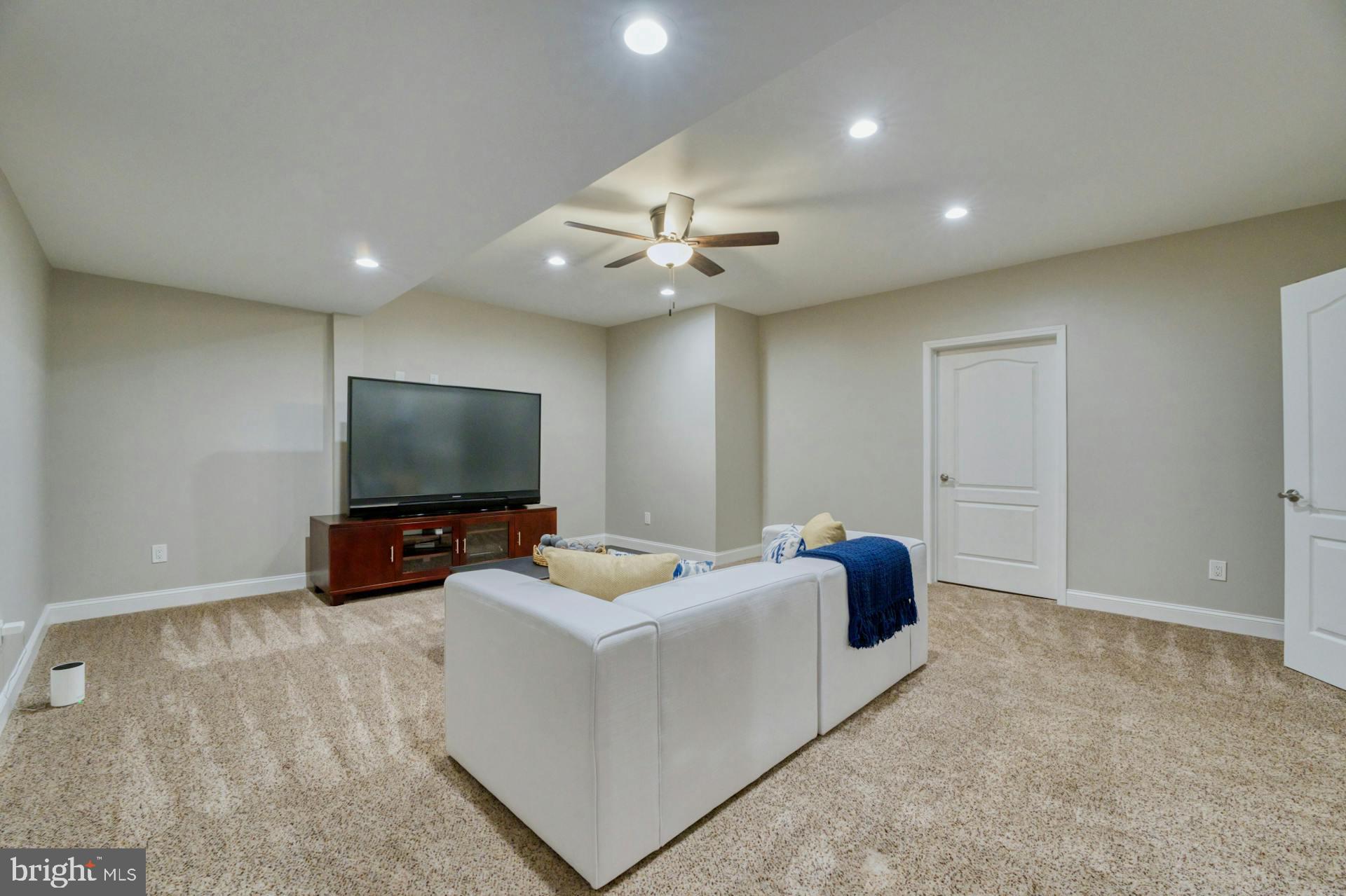 RASPBERRY FALLS - Residential