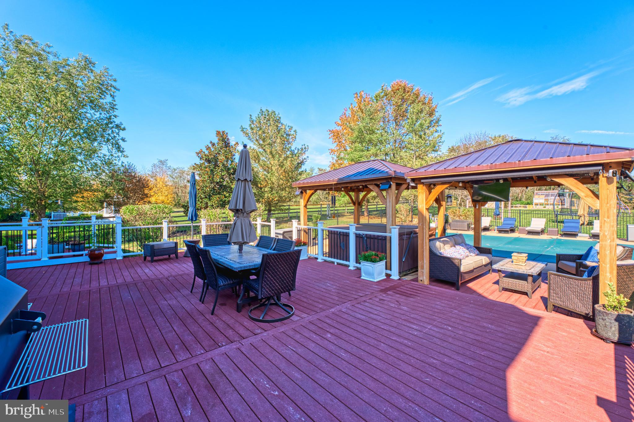 RASPBERRY FALLS - Residential