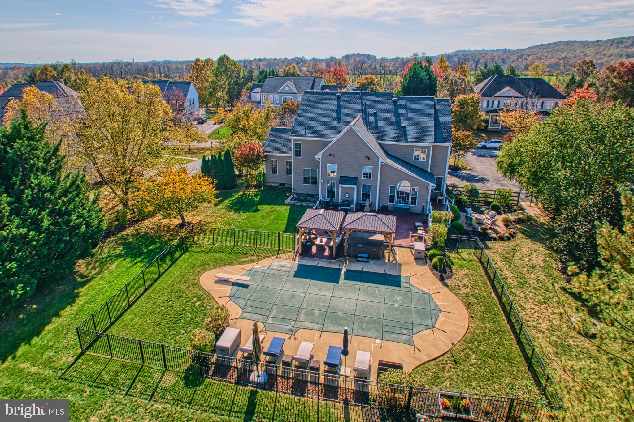 RASPBERRY FALLS - Residential