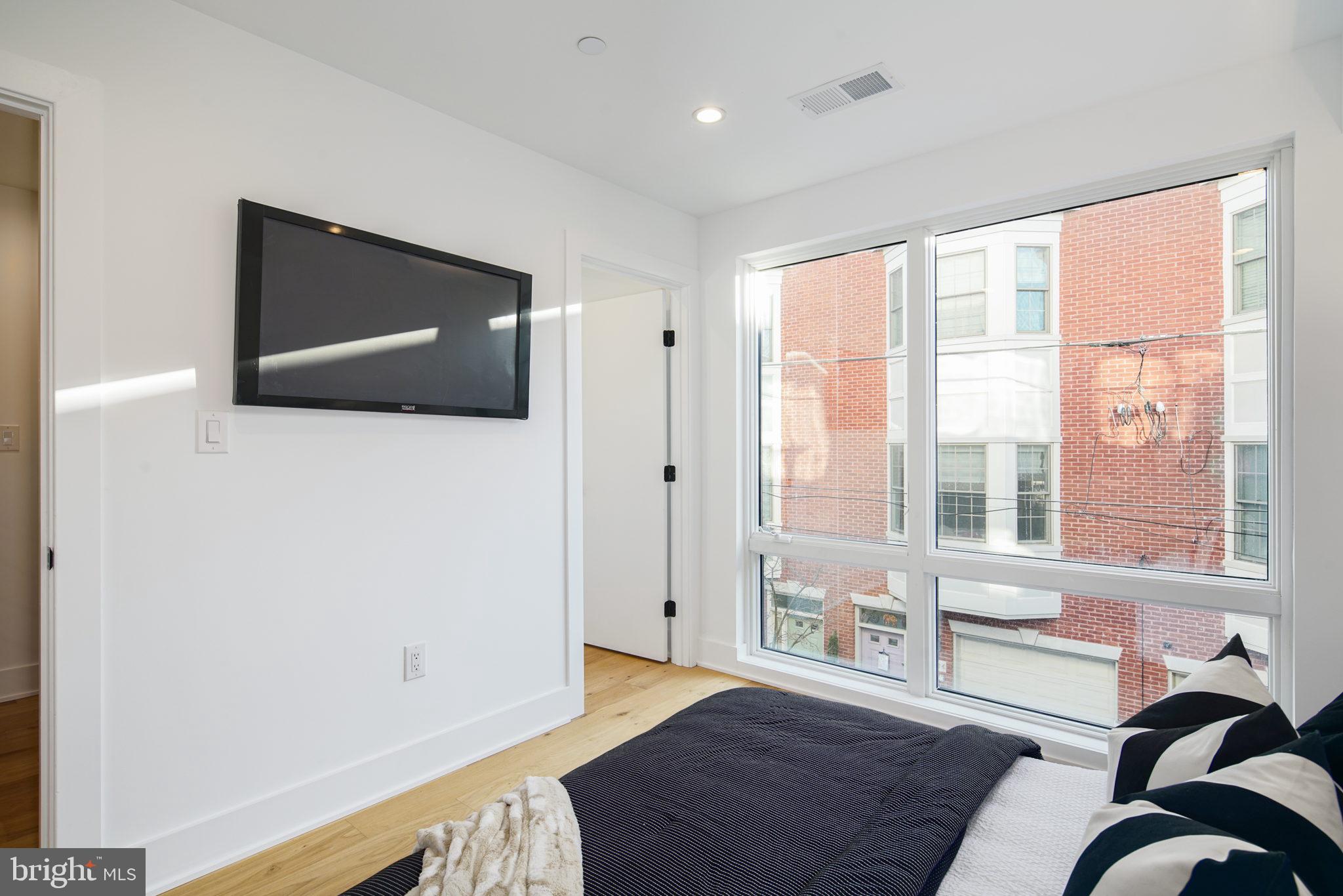 GRADUATE HOSPITAL - Residential