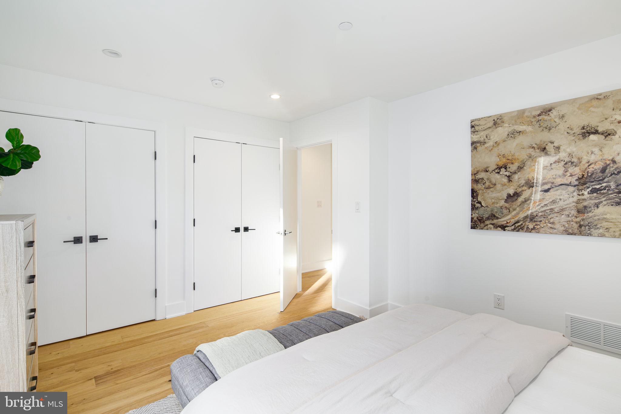 GRADUATE HOSPITAL - Residential