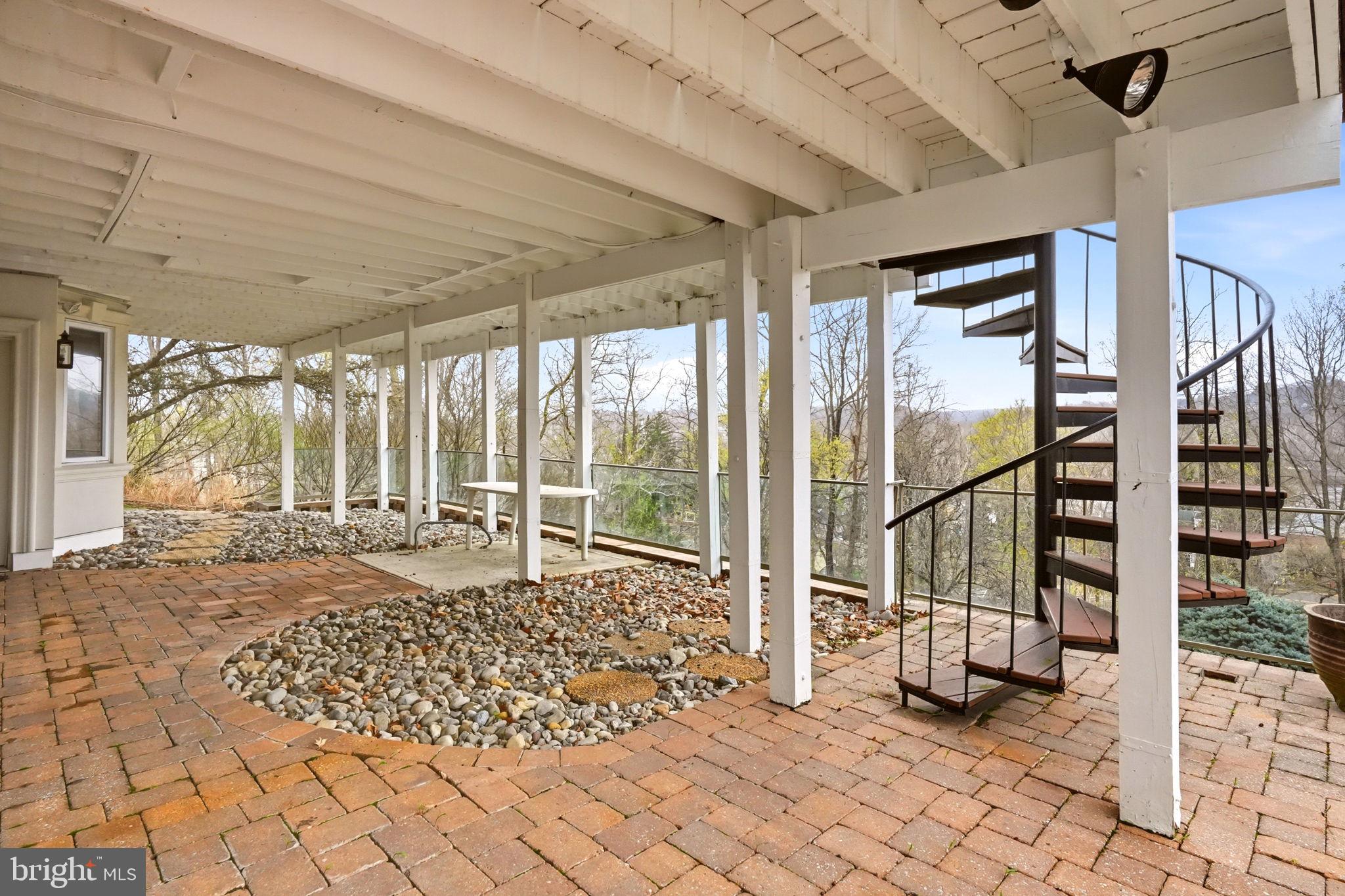THE ESTATES AT RIV - Residential