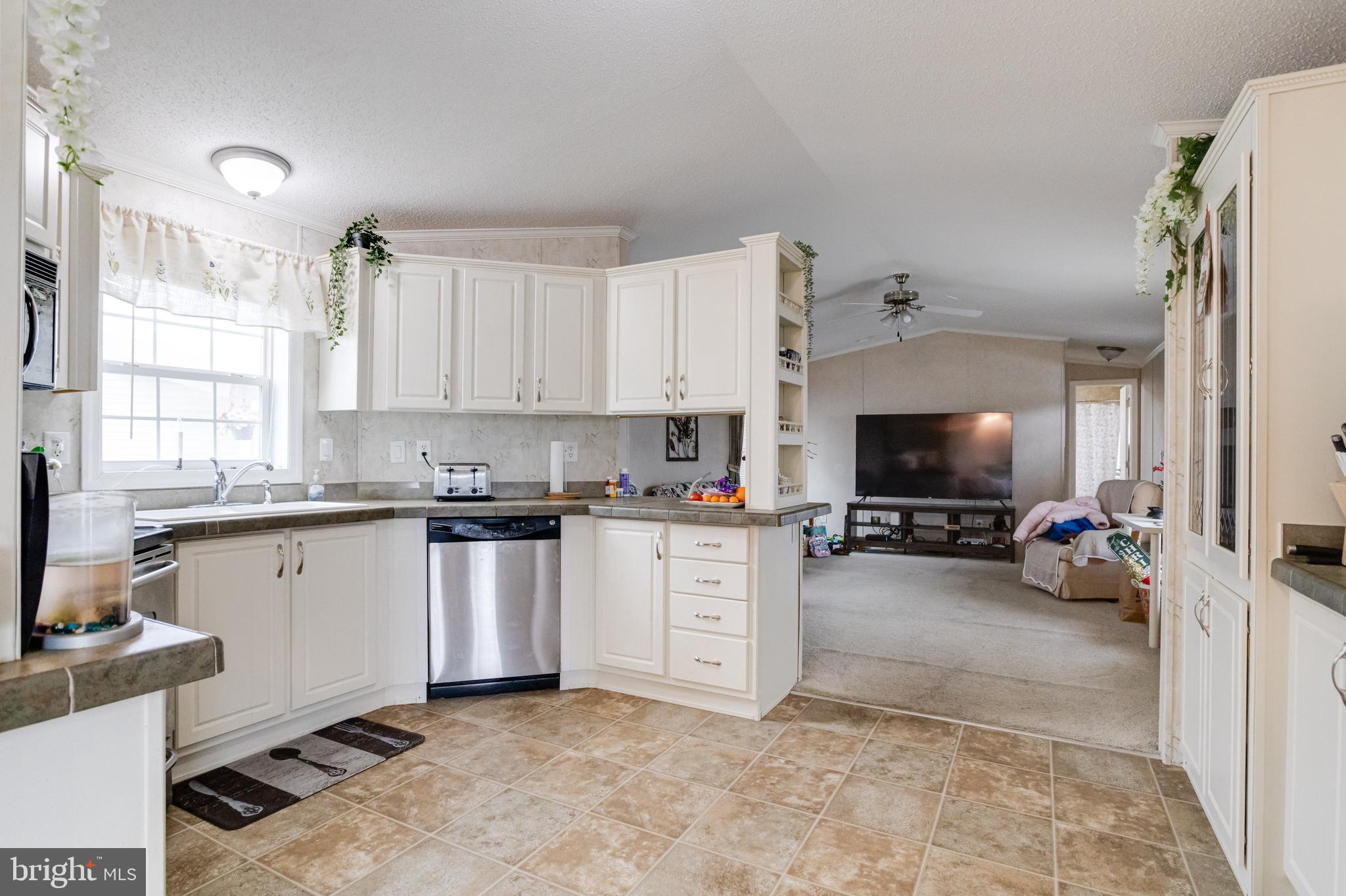 BISCAYNE BAY VILLAGE - Residential