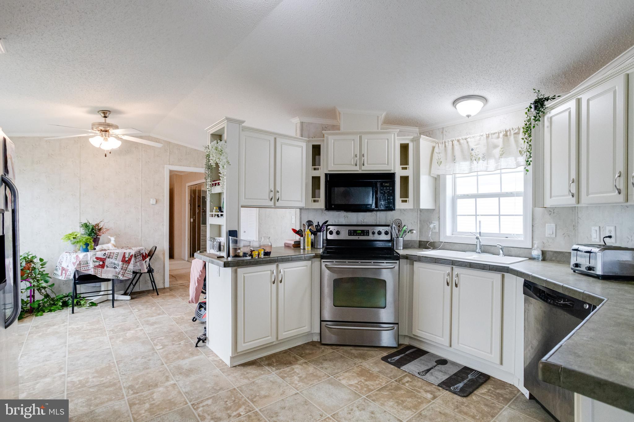 BISCAYNE BAY VILLAGE - Residential