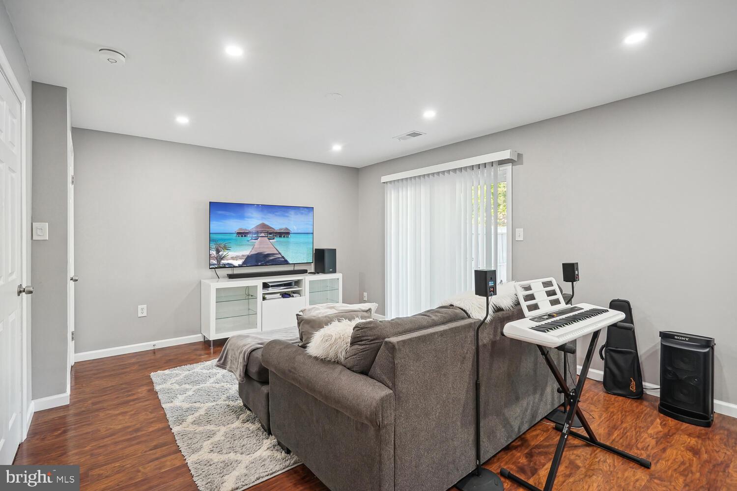 LAKE RIDGE - Residential