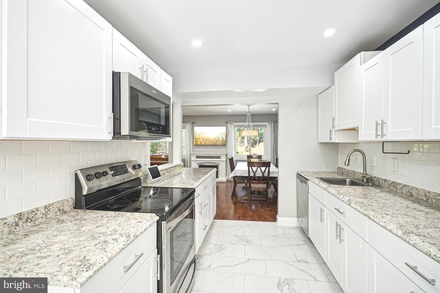 LAKE RIDGE - Residential