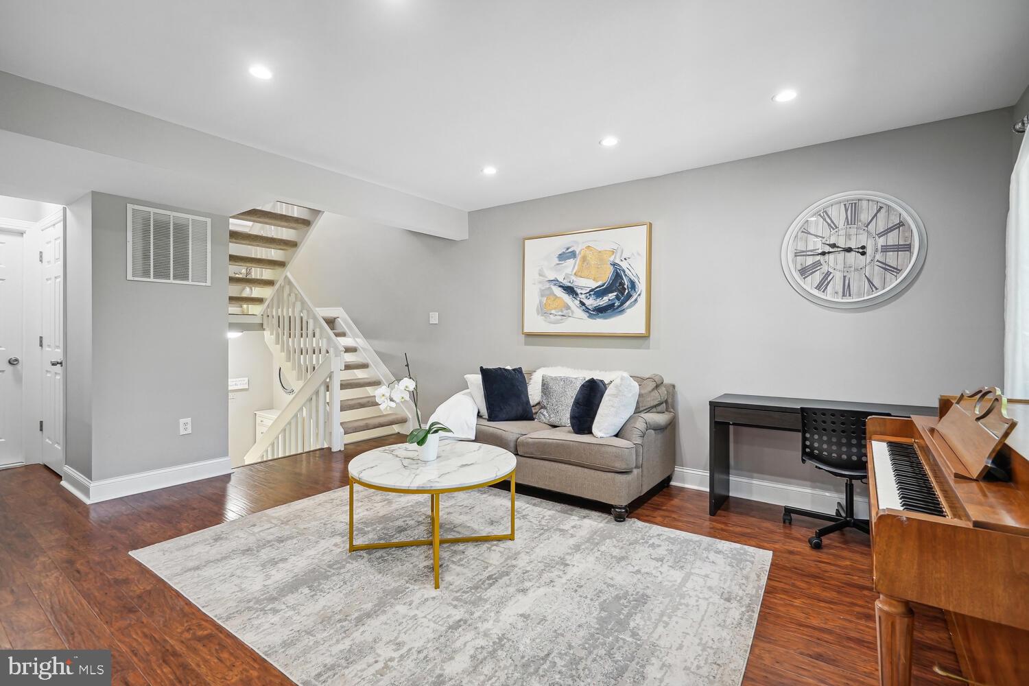 LAKE RIDGE - Residential