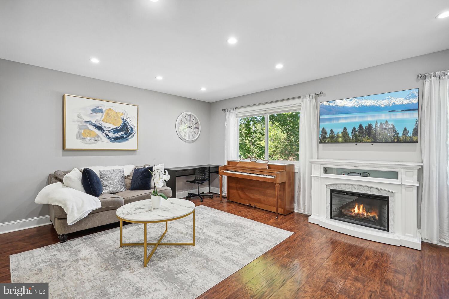 LAKE RIDGE - Residential