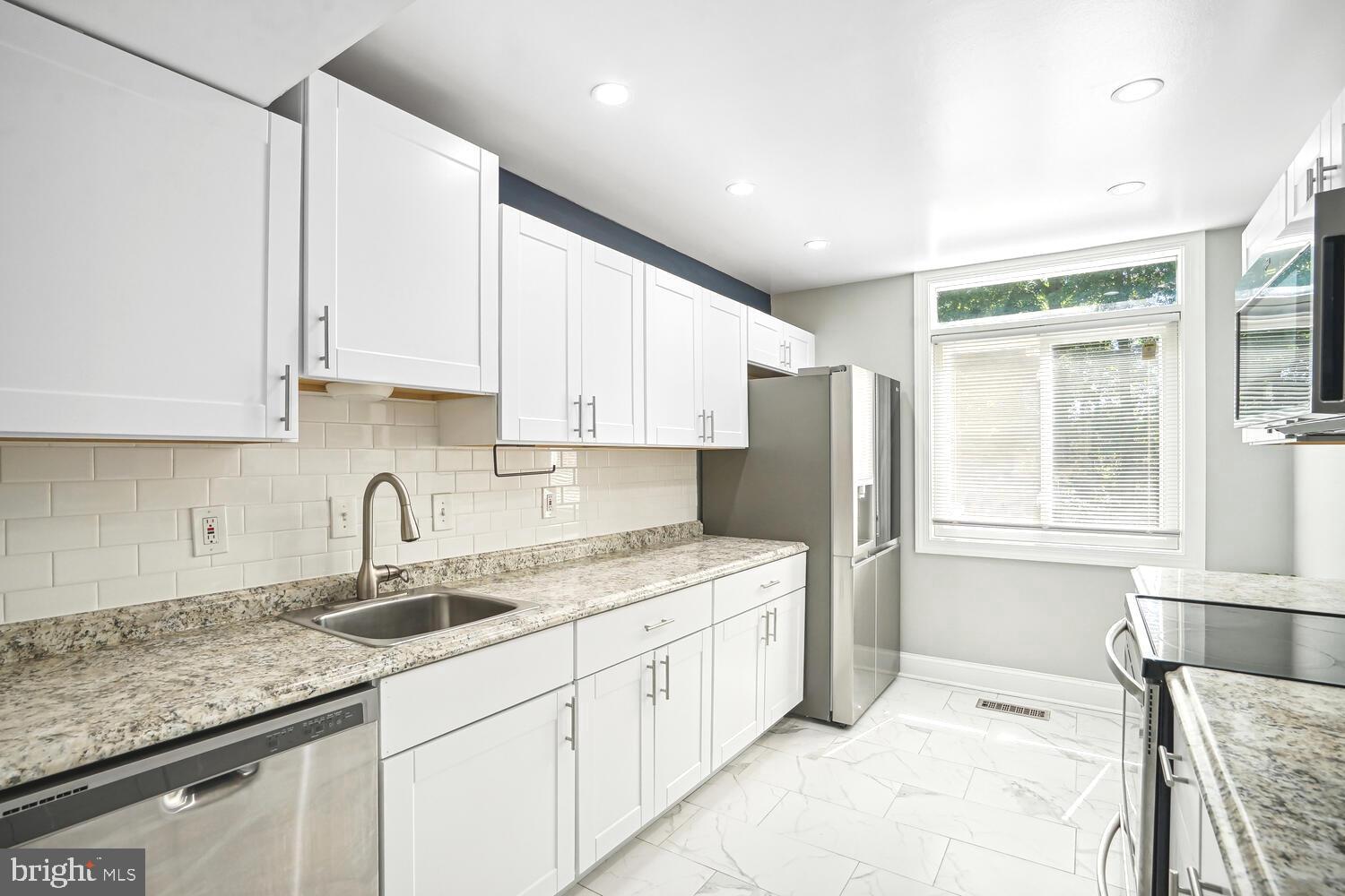 LAKE RIDGE - Residential