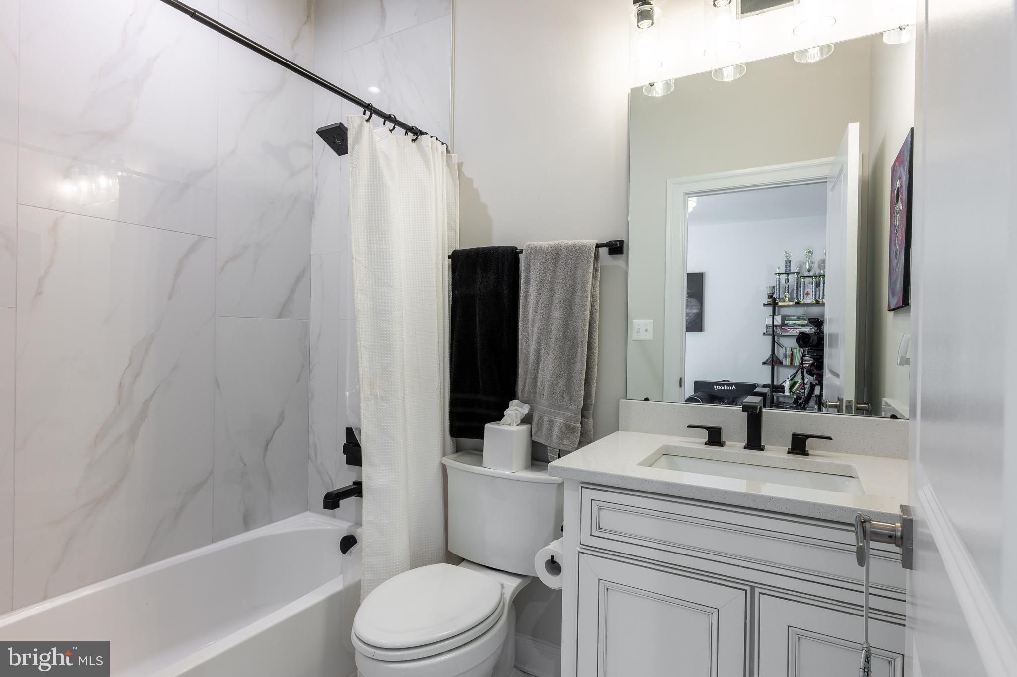 DARNESTOWN OUTSIDE - Residential