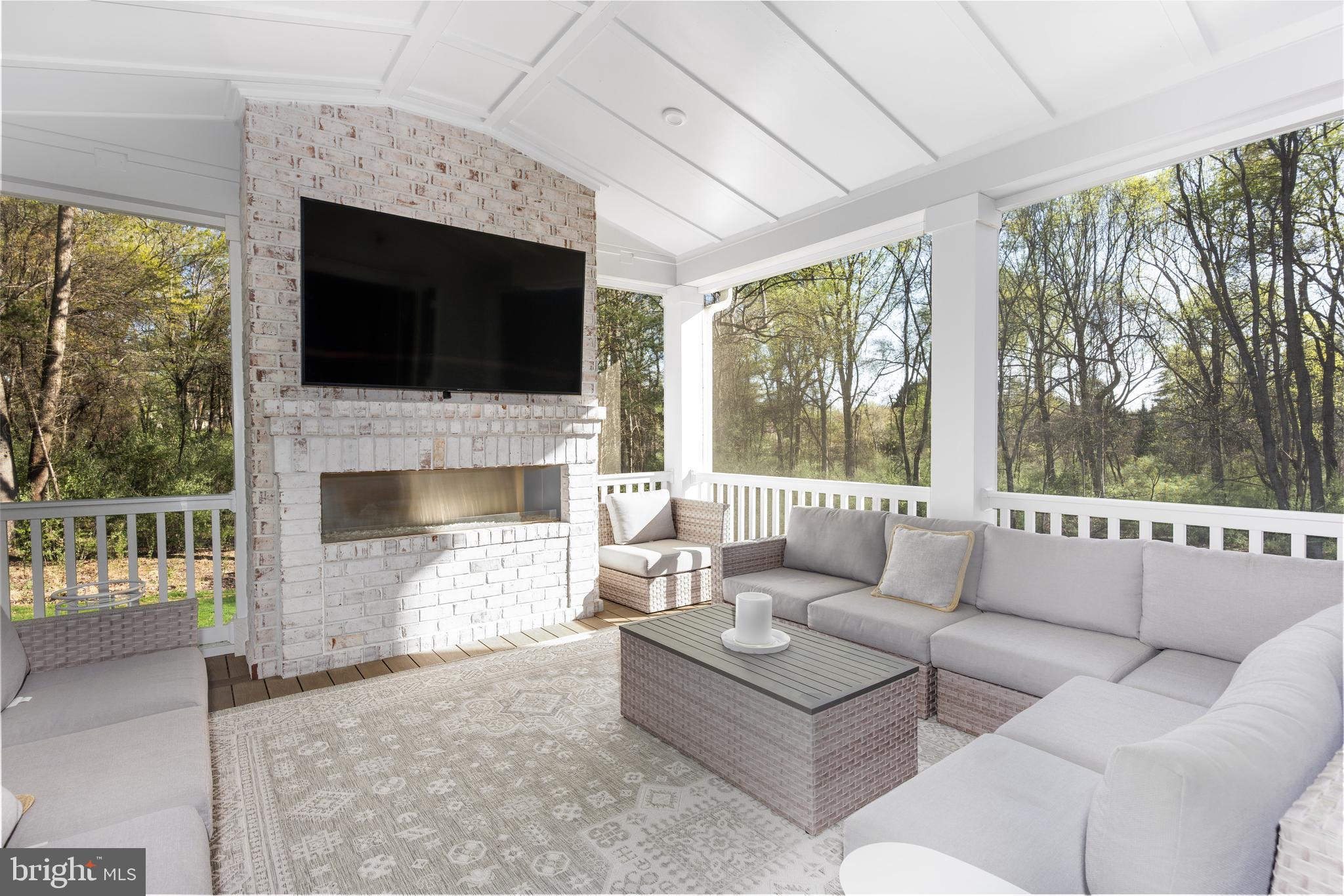 DARNESTOWN OUTSIDE - Residential