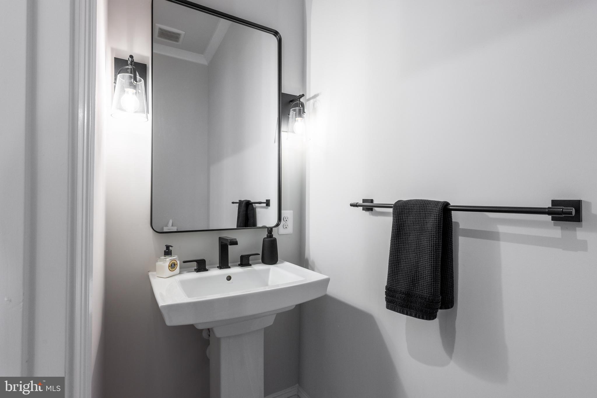 DARNESTOWN OUTSIDE - Residential