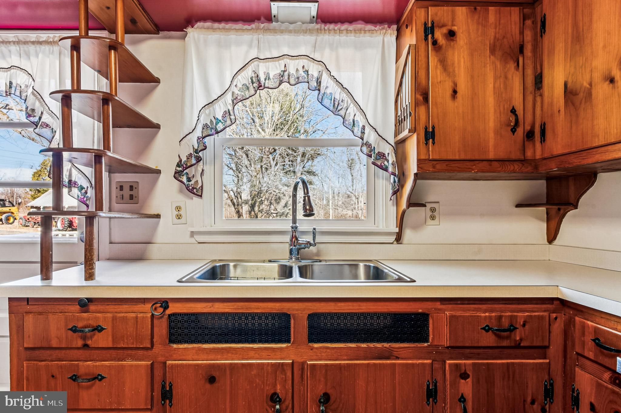 TRACYS LANDING - Residential