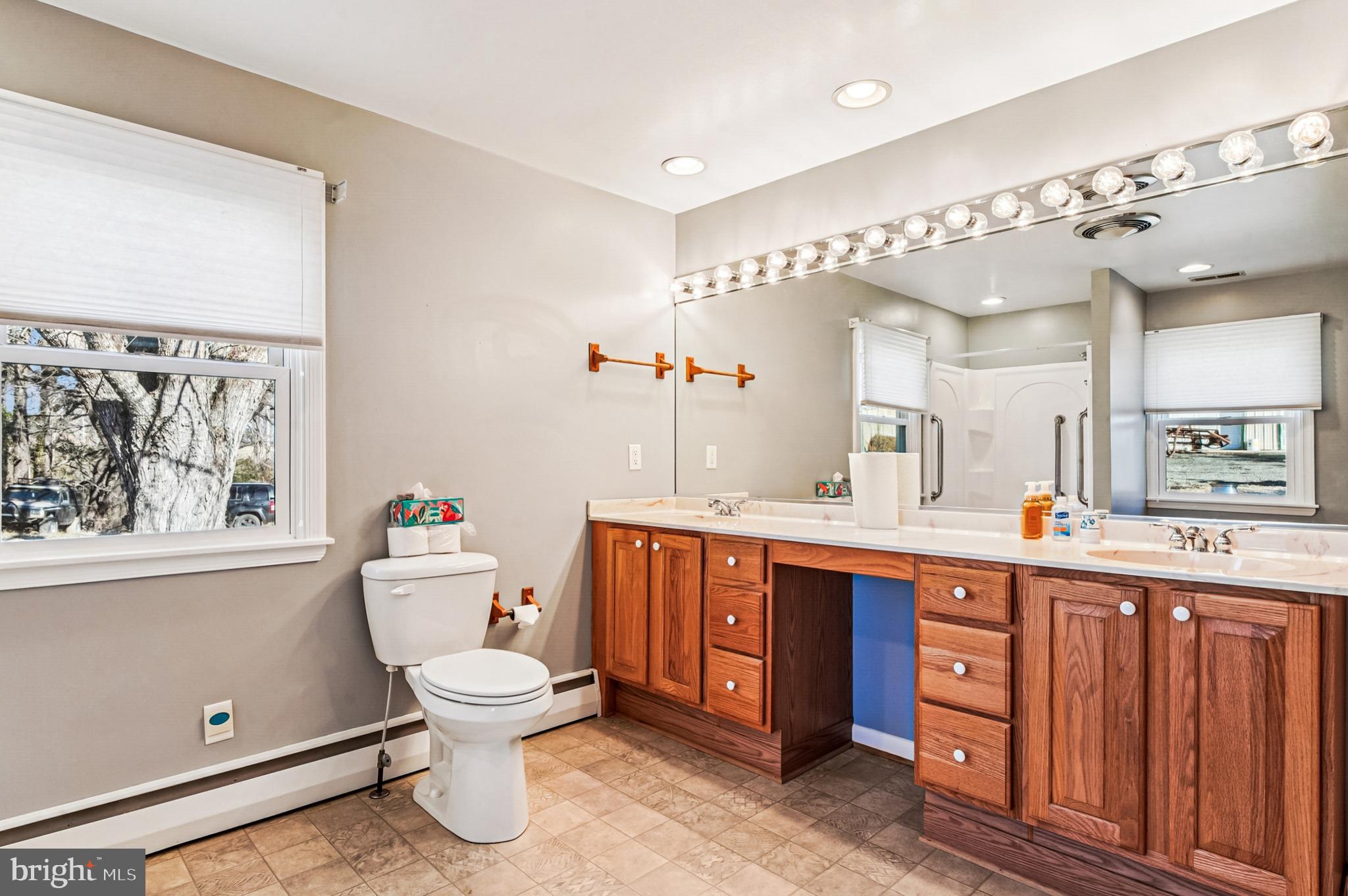 TRACYS LANDING - Residential