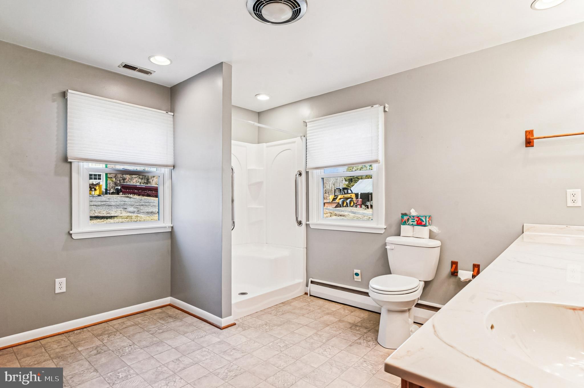 TRACYS LANDING - Residential