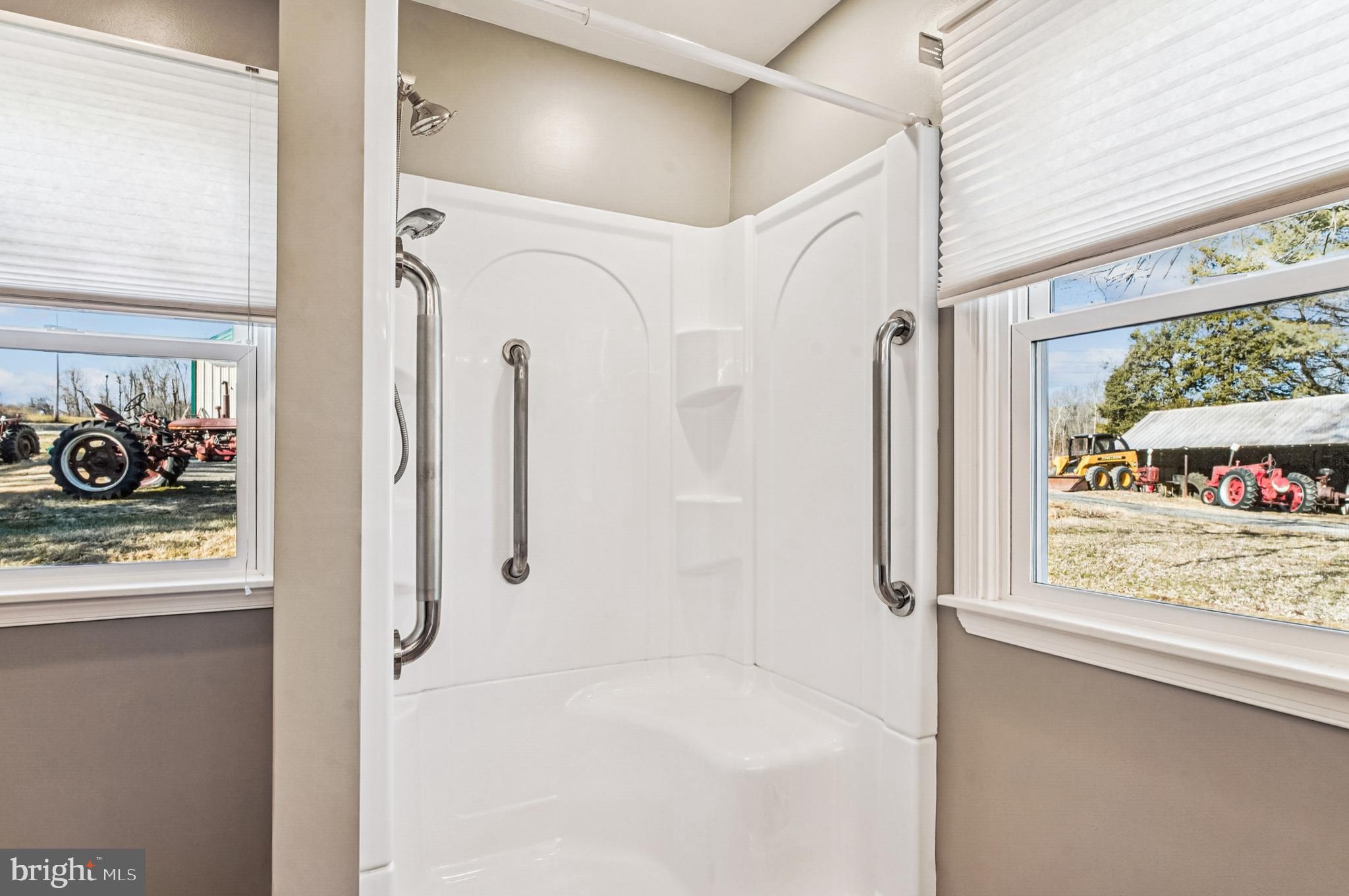 TRACYS LANDING - Residential