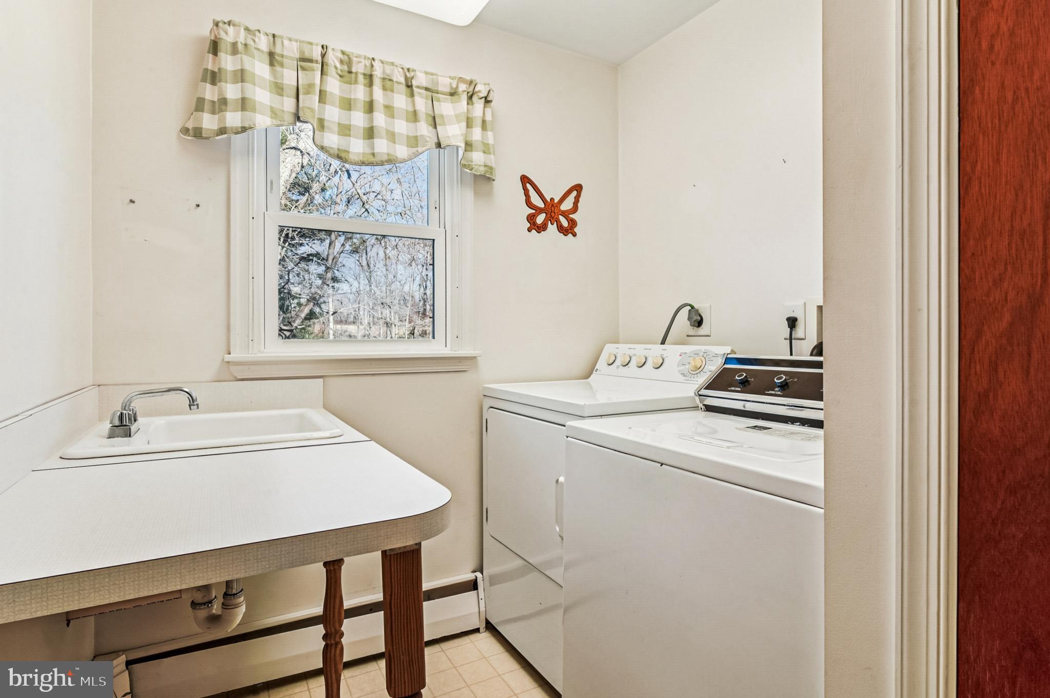 TRACYS LANDING - Residential