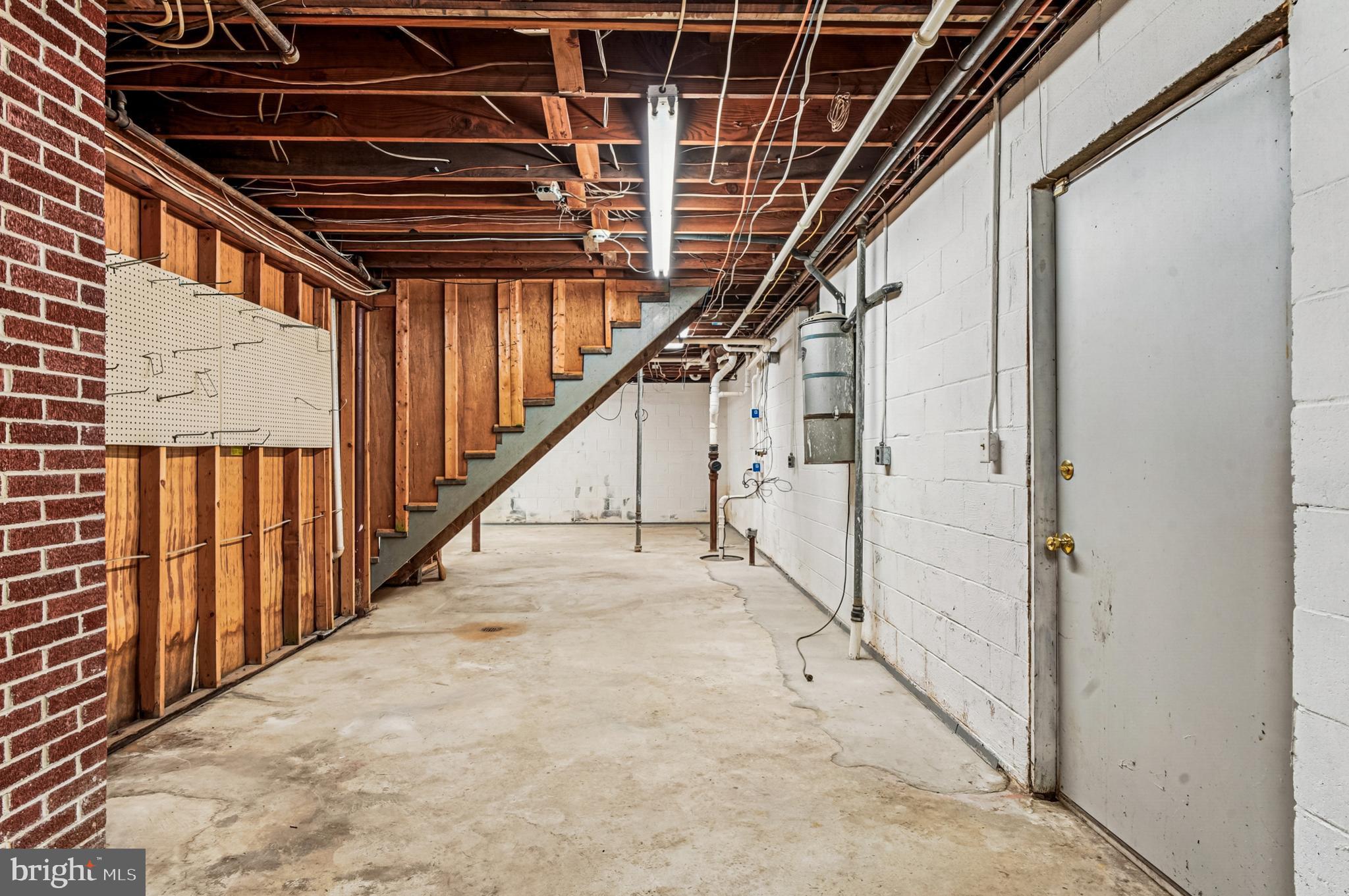 TRACYS LANDING - Residential