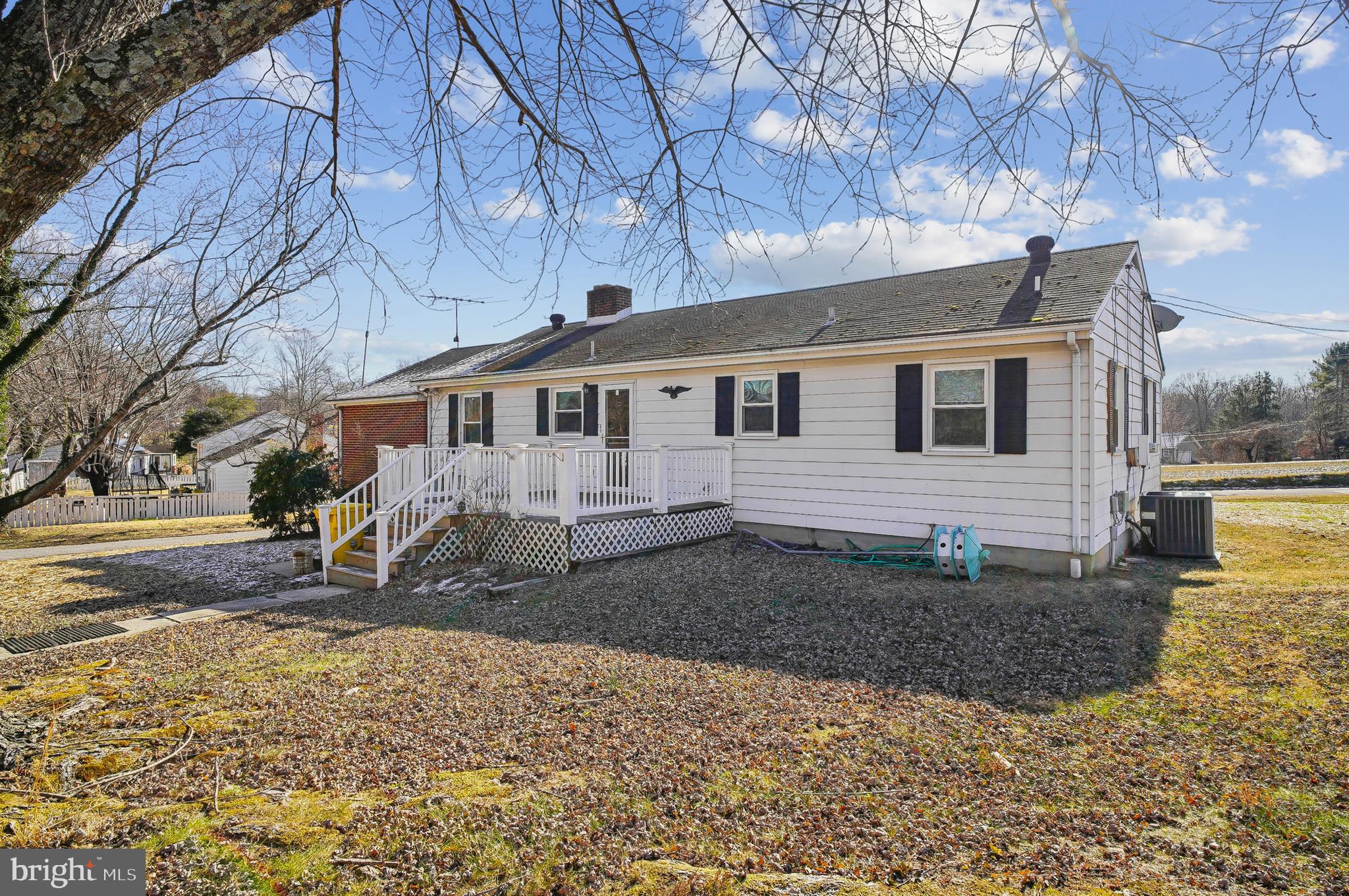 TRACYS LANDING - Residential