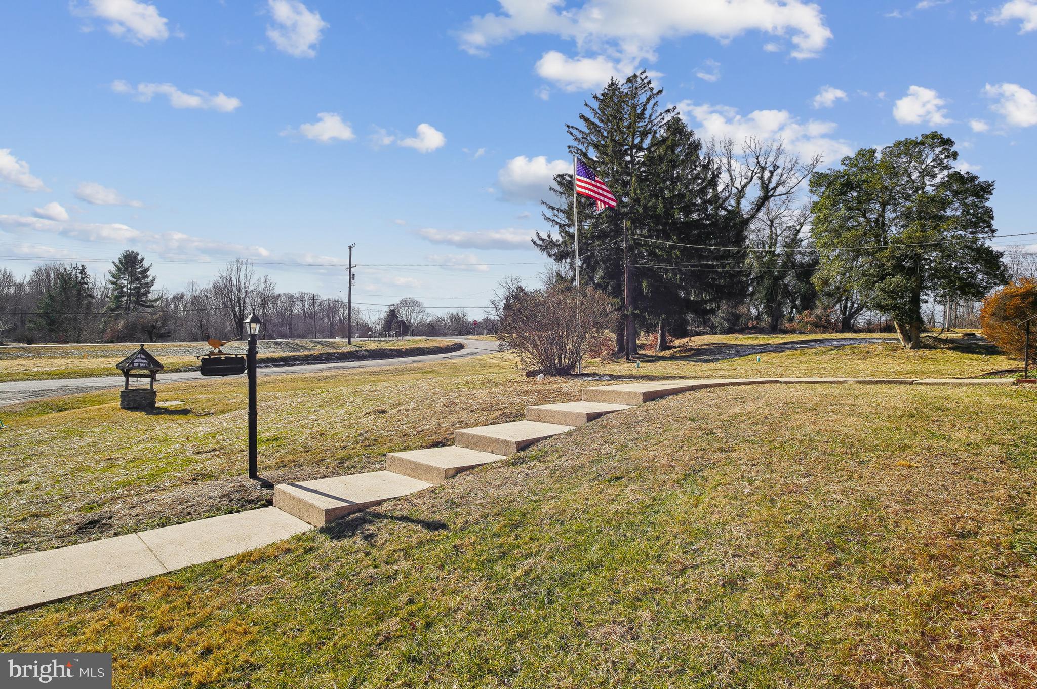 TRACYS LANDING - Residential