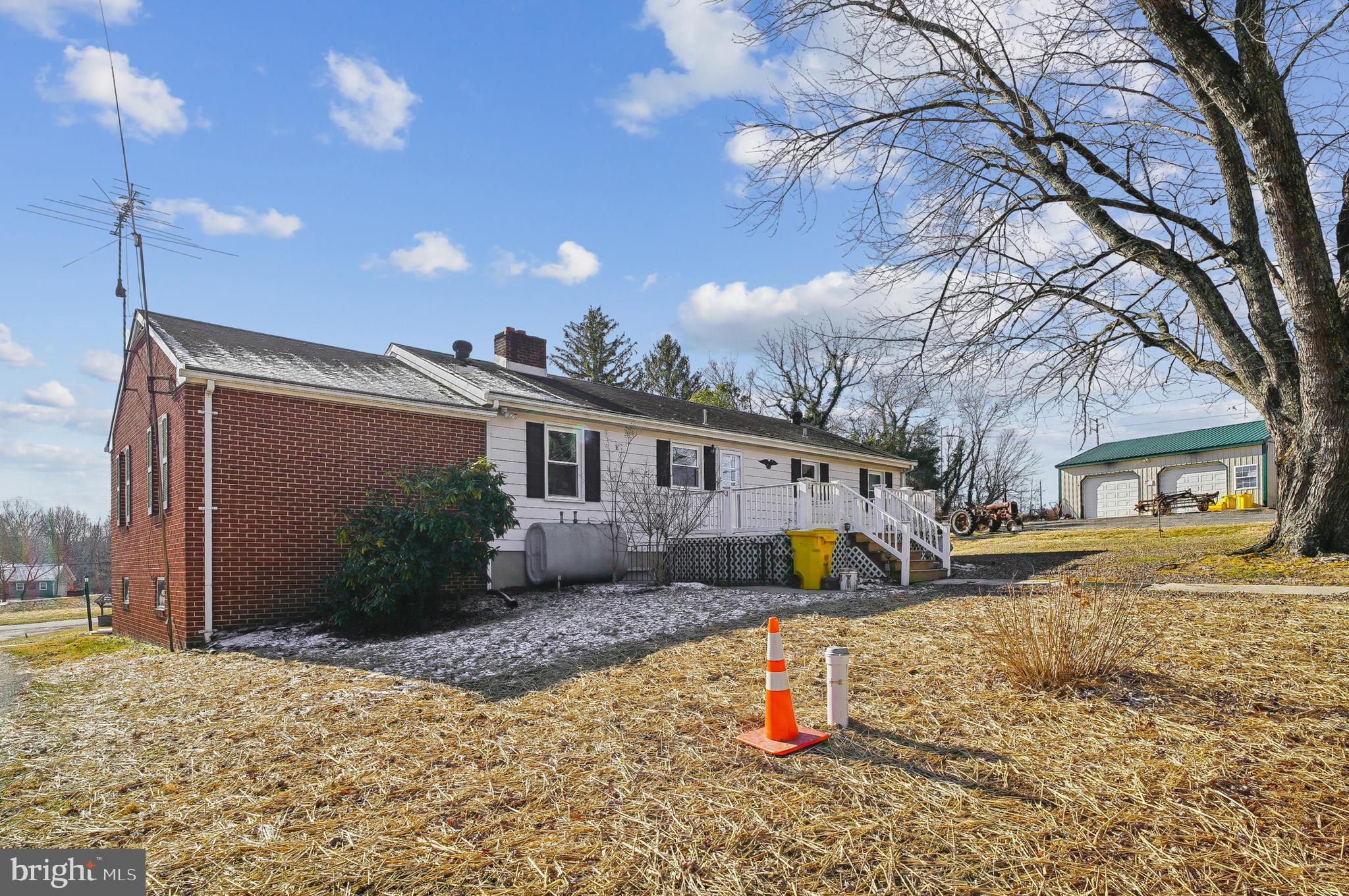 TRACYS LANDING - Residential