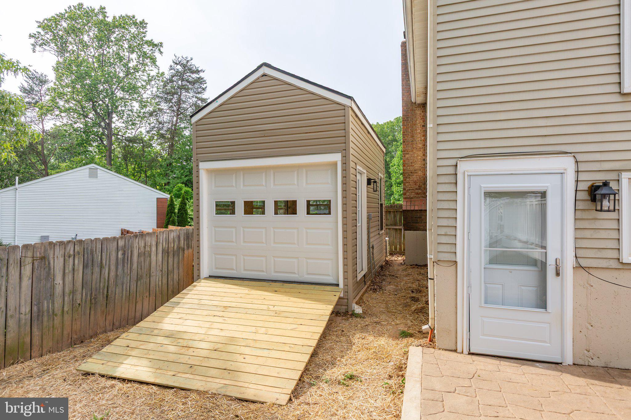 SHADOW WOODS - Residential