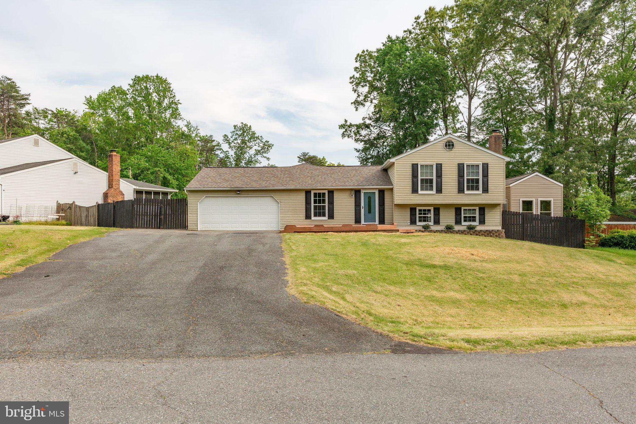 SHADOW WOODS - Residential