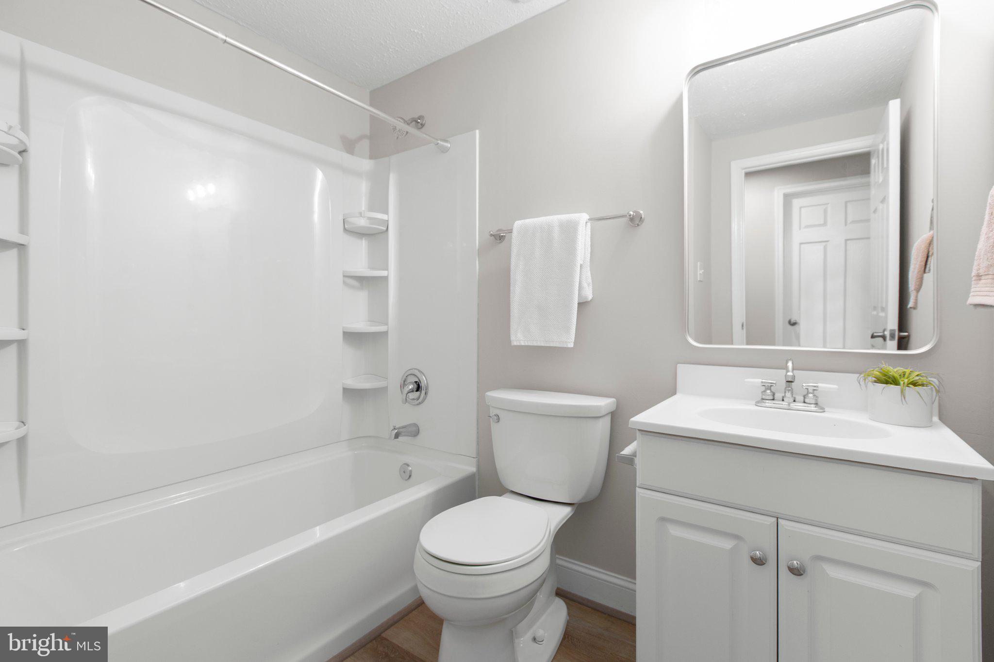 SHADOW WOODS - Residential