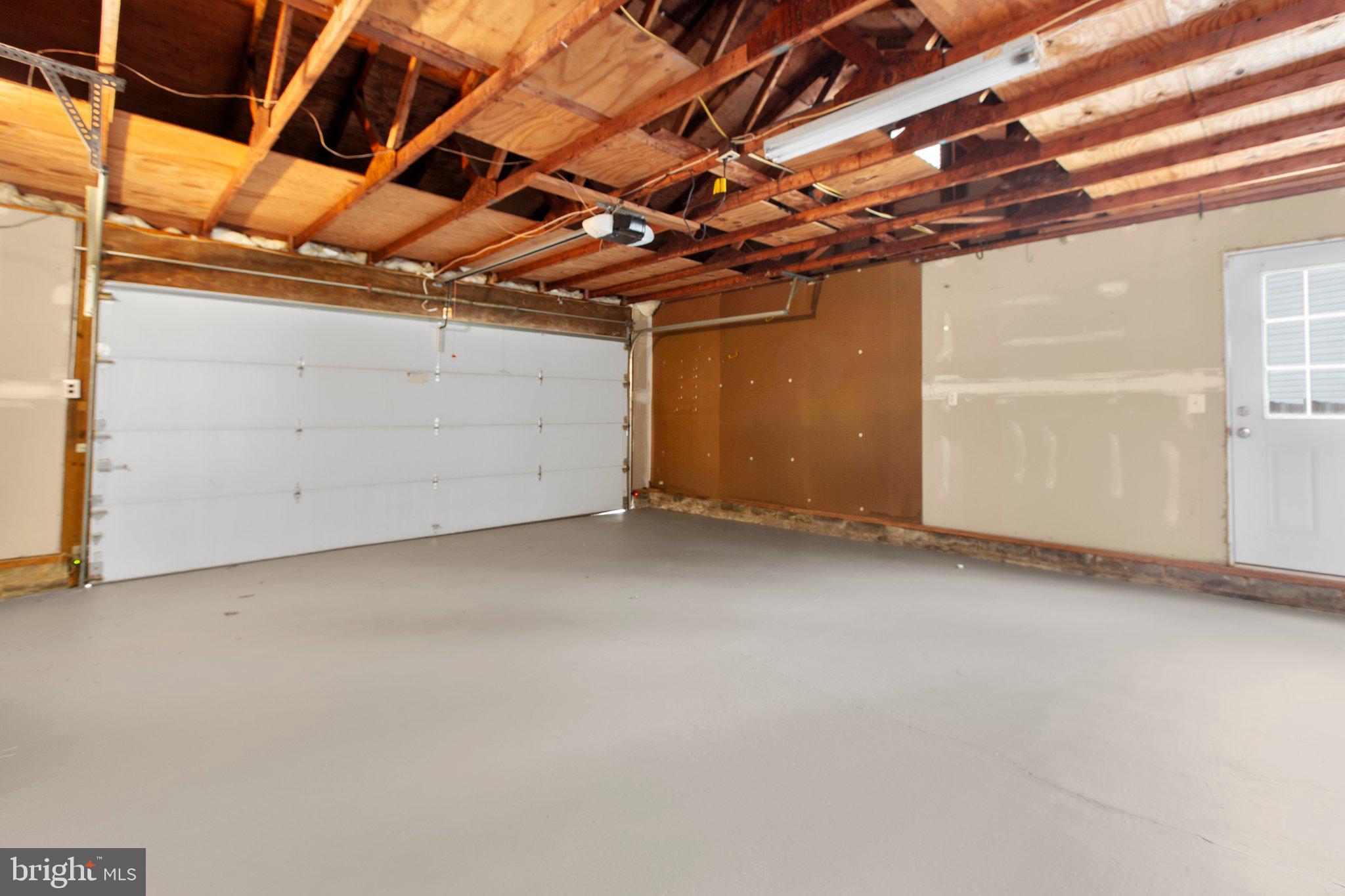 SHADOW WOODS - Residential