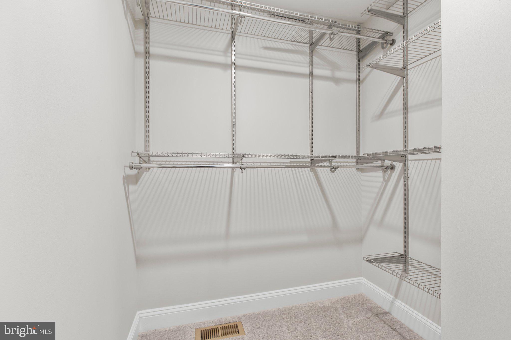 SHADOW WOODS - Residential