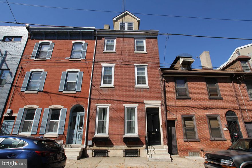 This lovely bilevel apartment with tons of character in the heart of Northern Liberties is a real standout. Enter into a warm and welcoming living space with original hardwood floors and two large windows. Pass under the turned staircase into the updated kitchen featuring Shaker-style cabinets, electric range and newer flooring. Upstairs there are two spacious bedrooms with ample closet space and a nicely appointed hall bath. Residents of this nicely maintained building have access to shared laundry in the basement. Need a greenspace fix? Liberty Lands Park is just a few blocks away. The location can’t be beat, with plenty of takeout options within a few blocks, and the 2nd Street strip is super close as well.