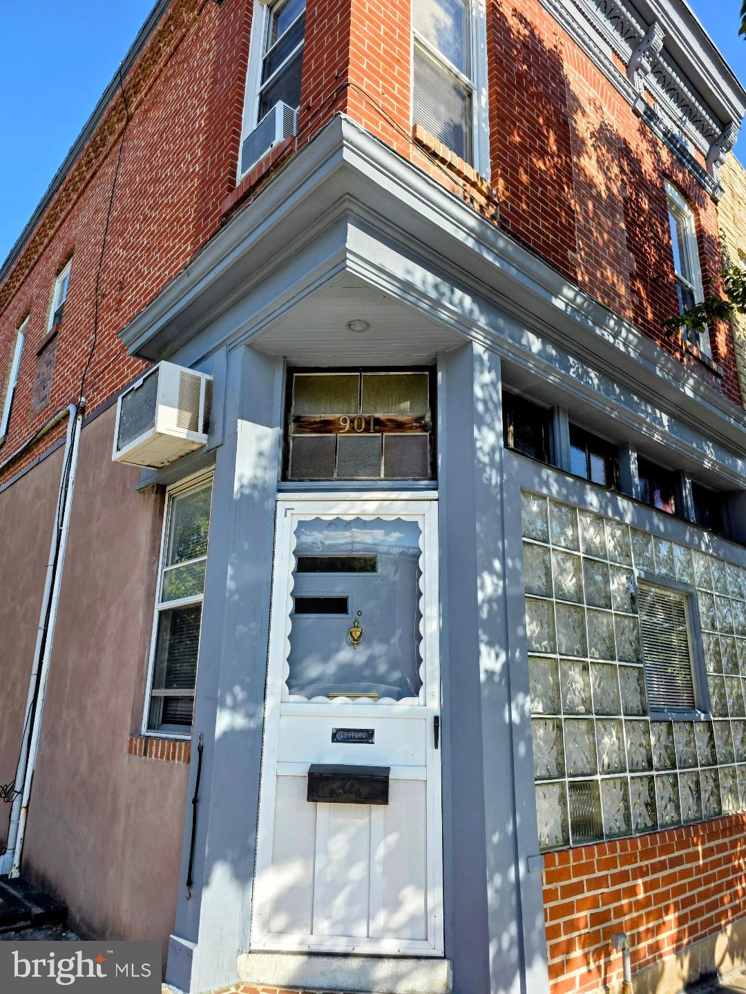 901 S EAST AVENUE