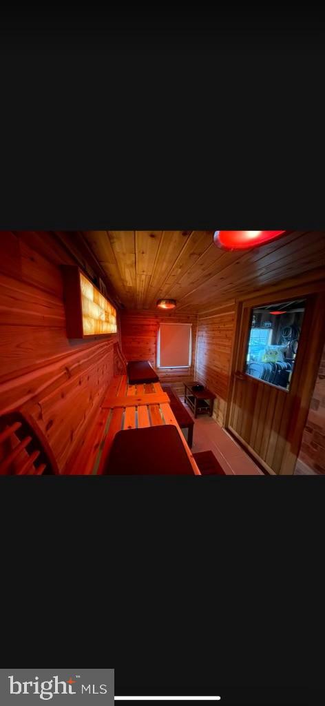 SUTTON WOODS - Residential