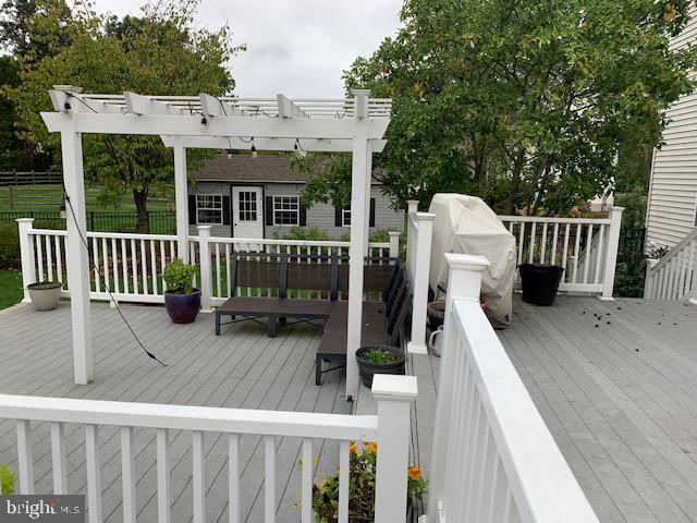 SUTTON WOODS - Residential