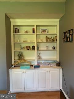 SUTTON WOODS - Residential