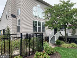 SUTTON WOODS - Residential