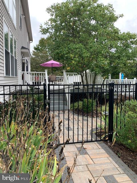 SUTTON WOODS - Residential