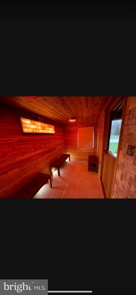 SUTTON WOODS - Residential