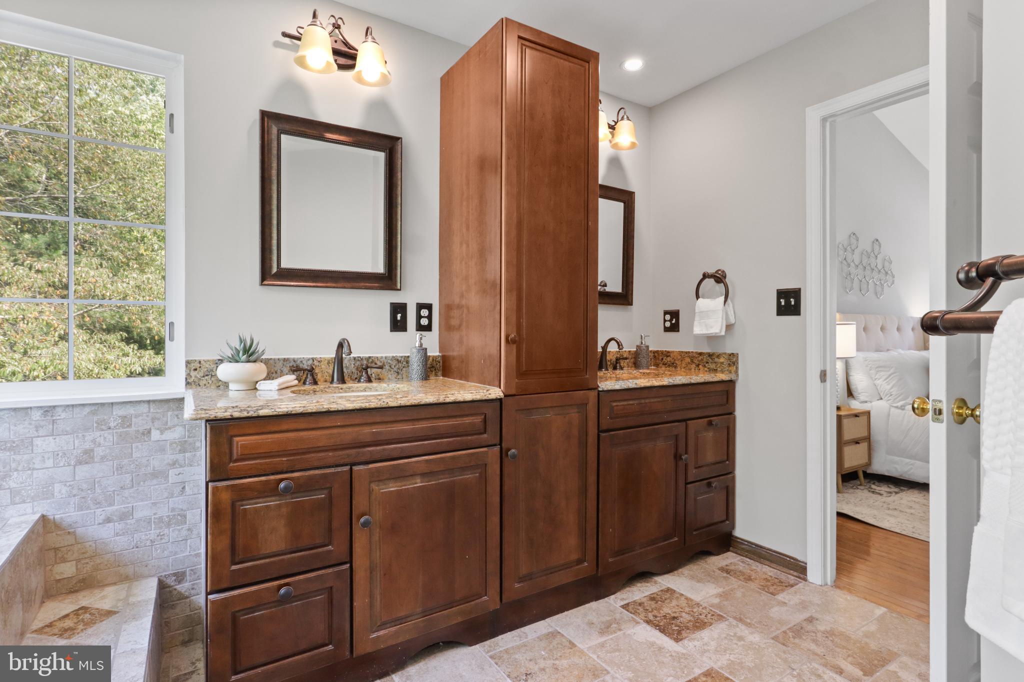 WAYSIDE VILLAGE - Residential