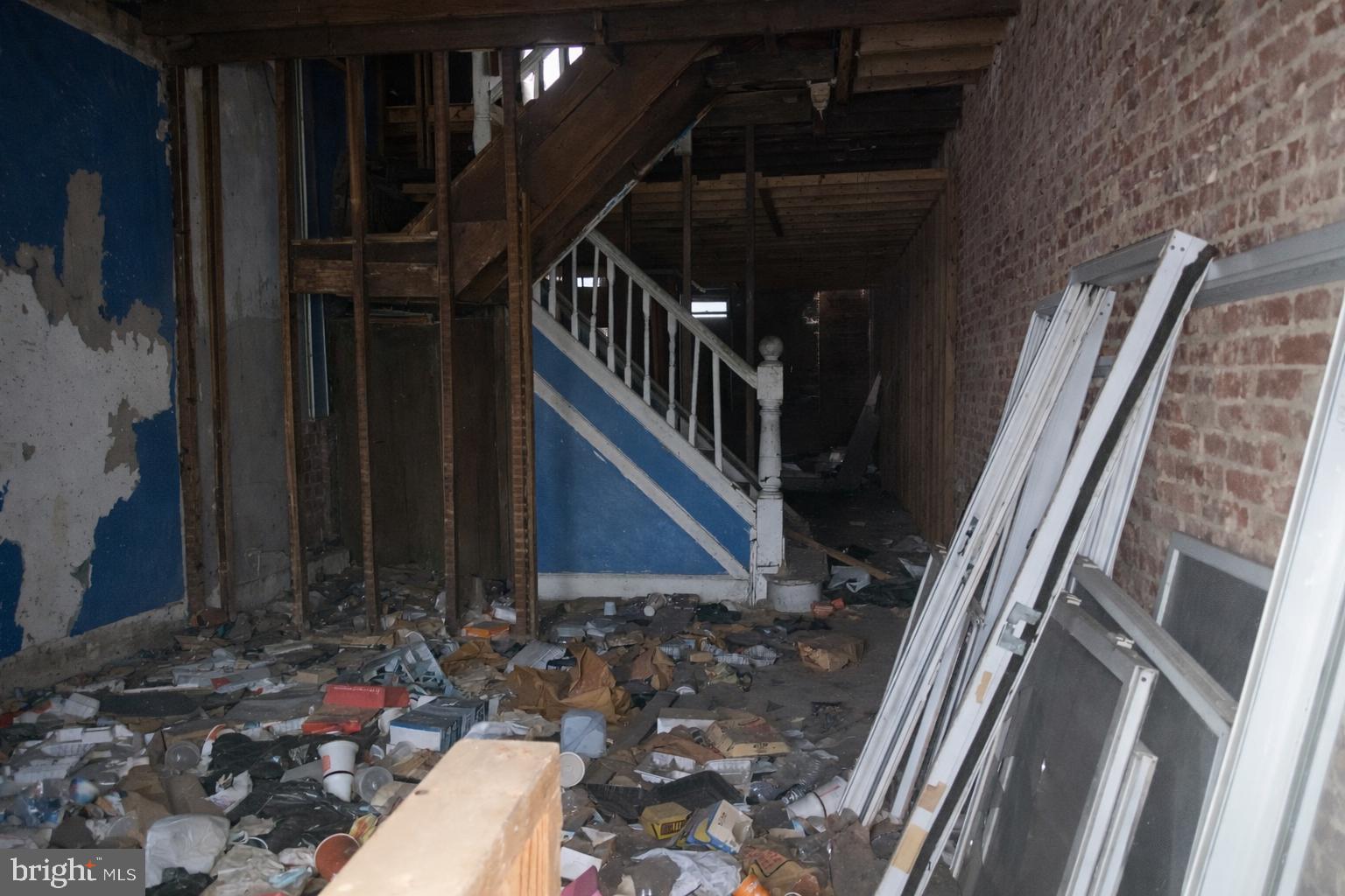 SANDTOWN-WINCHESTER - Residential